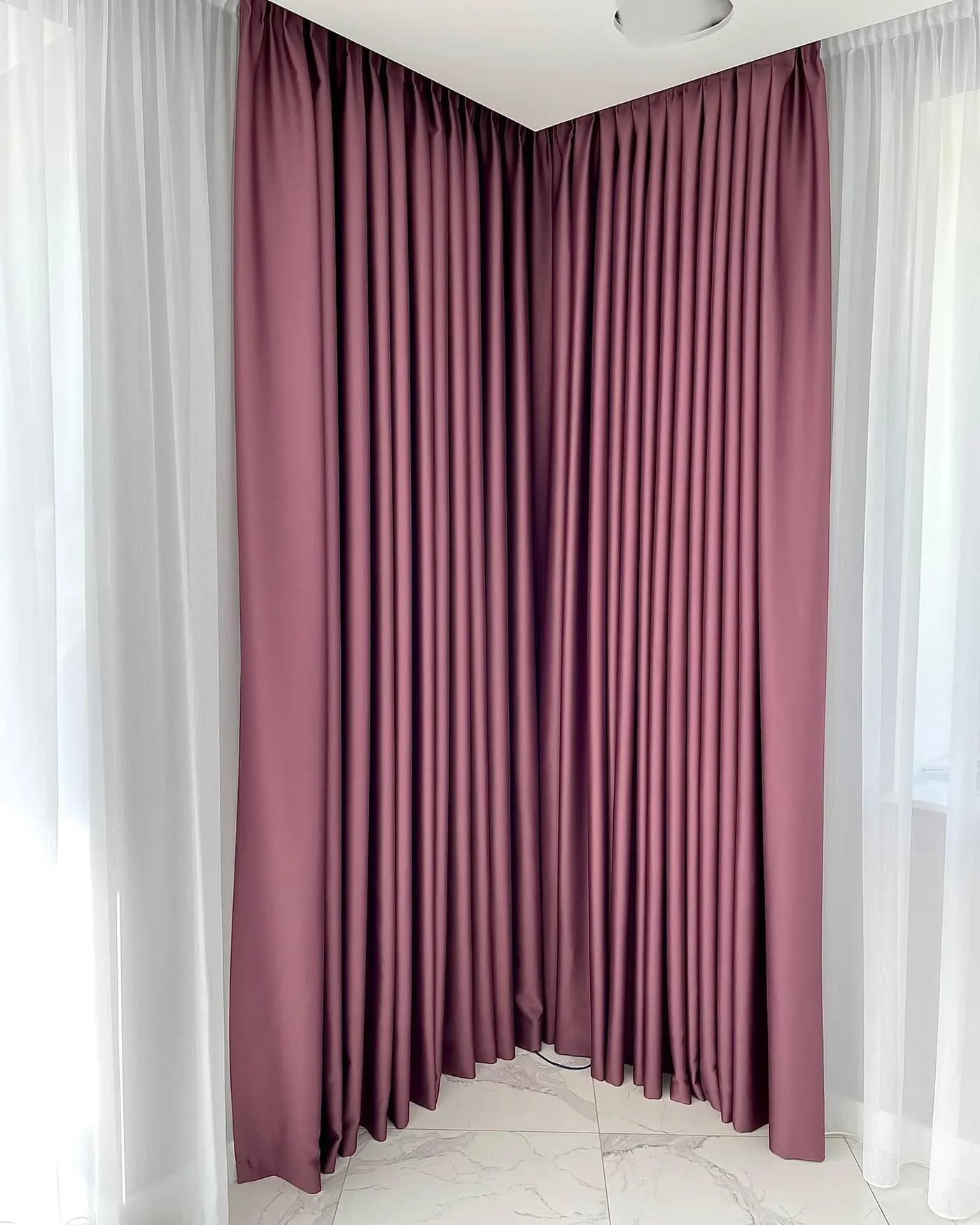 Vorhänge & Gardinen, Gardinenschienen, Wohnzimmer, Sumy — Boston Atelier