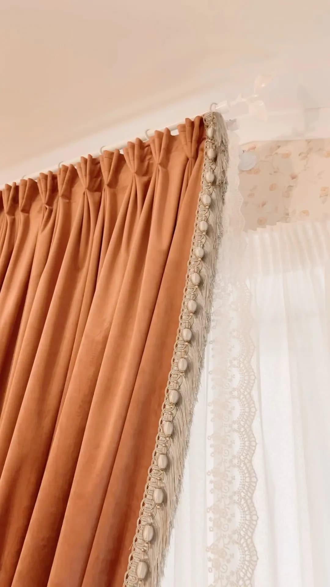 Vorhänge & Gardinen, Gardinenschienen, Wohnzimmer, Sumy — Boston Atelier