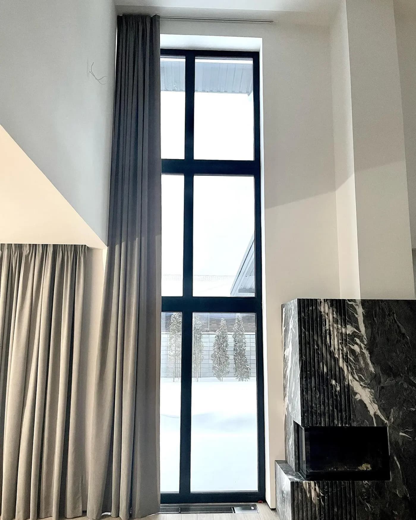 Vorhänge & Gardinen, Rollos & Jalousien, Gardinenschienen, Sumy — Boston Atelier